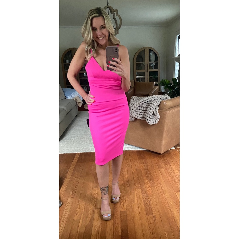 Lulus Vibrant Midi dress, Bold silhouette, seductive -Romantic Size Small